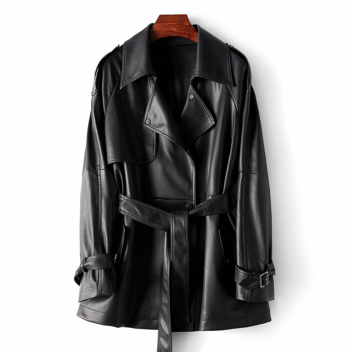 Manteau court femme noir ceinturé, style trench