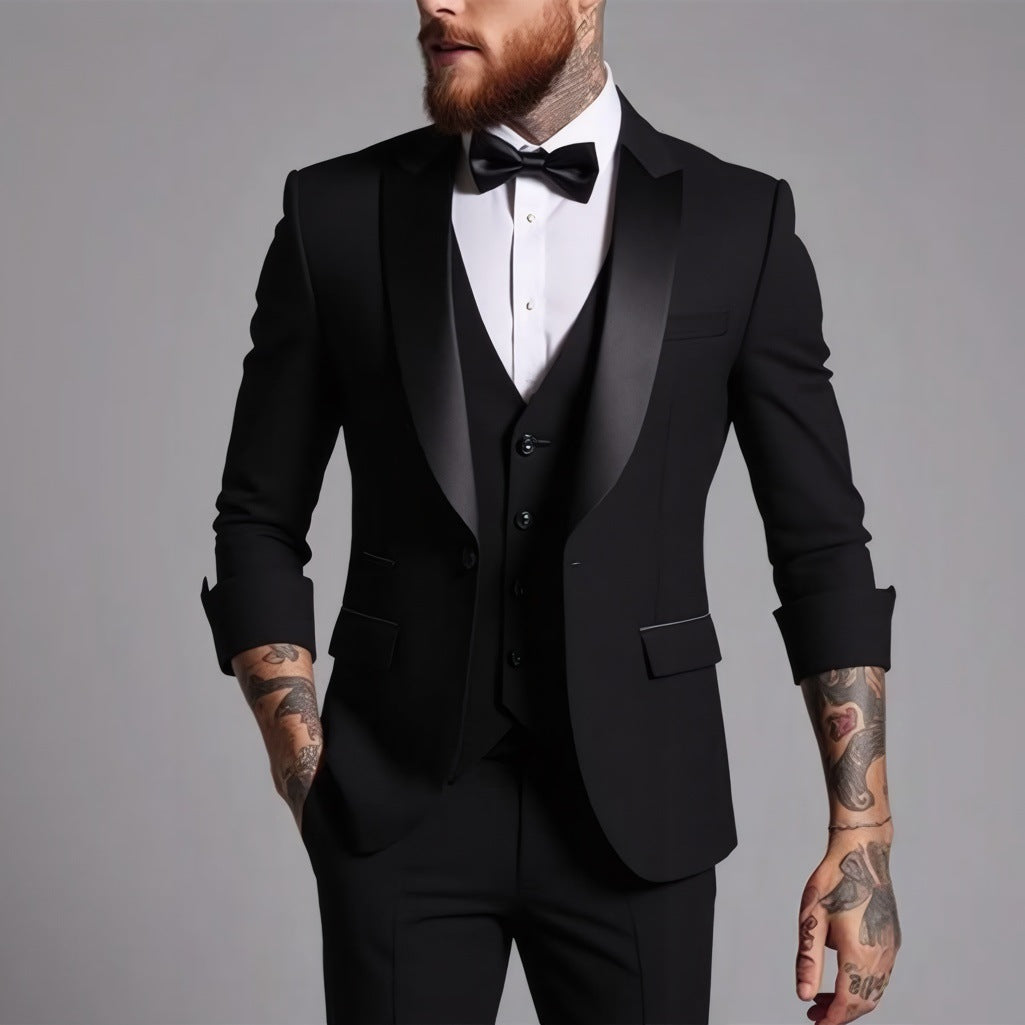 Costume homme trois pièces coupe ajustée à col châle contrastant