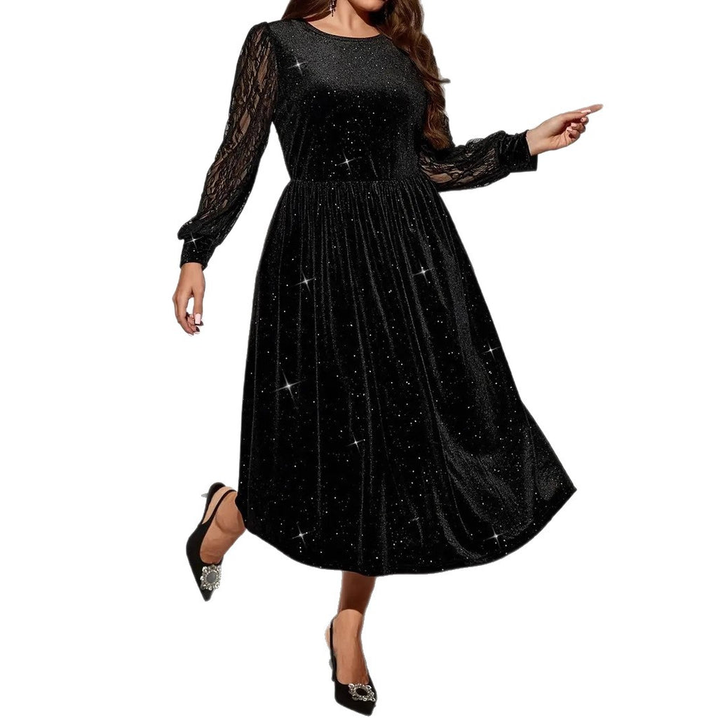 Robe noire en velours et dentelle à manches longues