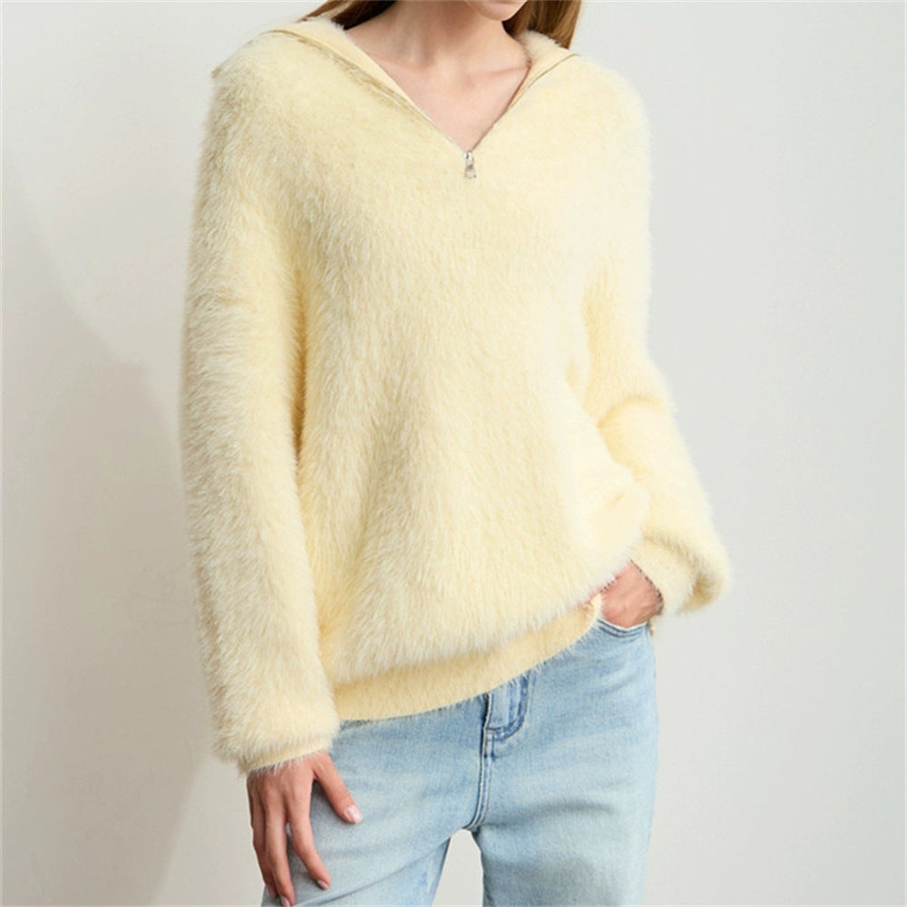 Pull femme duveteux à col montant zippé