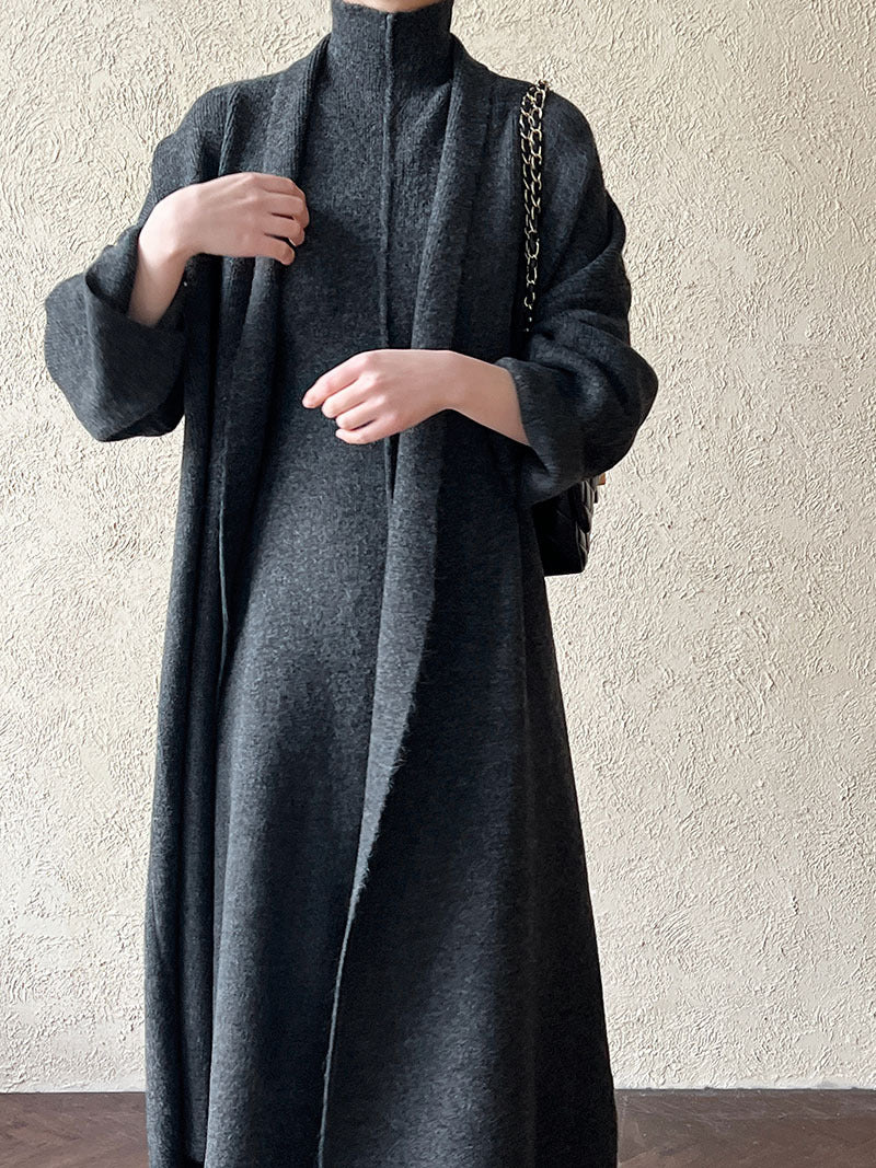 Ensemble femme en maille : robe longue col montant et gilet