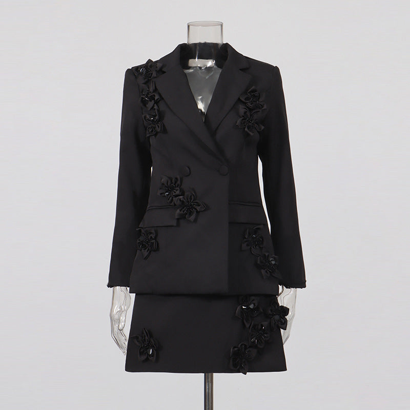 Ensemble femme blazer et jupe courte à fleurs en relief