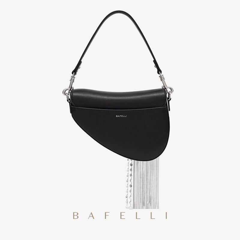 Sac femme en cuir noir asymétrique à franges argentées