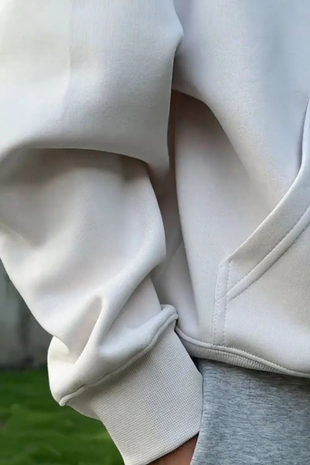 Sweat homme oversize à capuche et poche kangourou