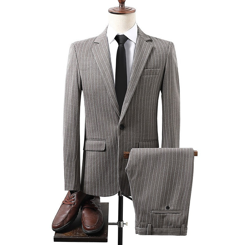 Costume homme deux pièces à fines rayures, veste et pantalon