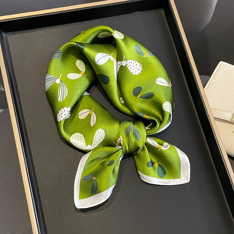 Foulard carré femme en soie de mûrier à motifs – 53 × 53 cm