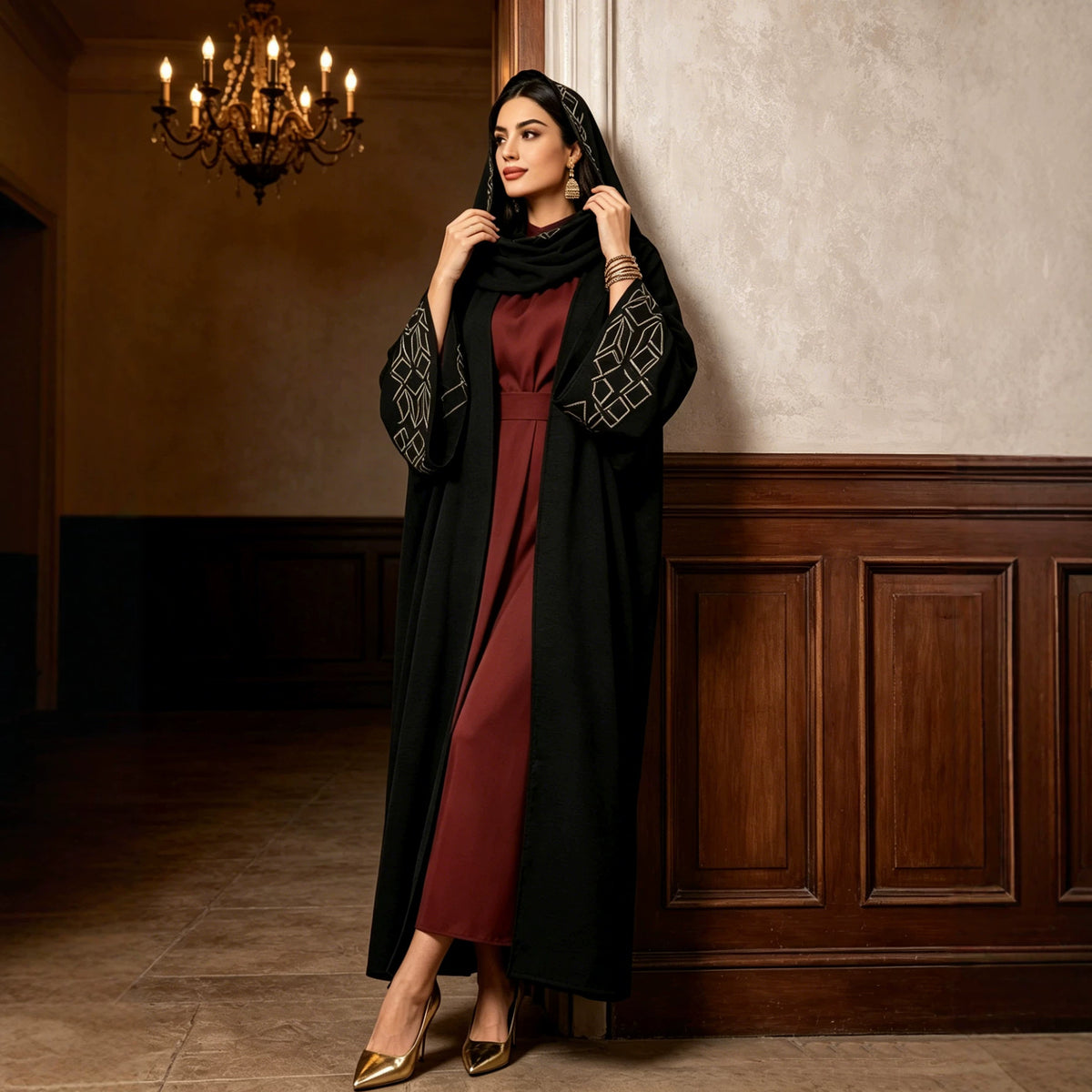 Robe longue noire brodée à manches longues avec foulard