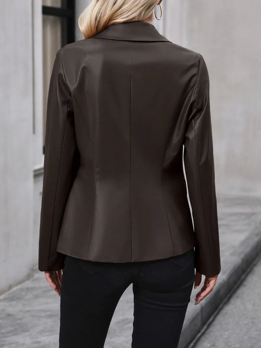 Damen-Blazer mit Reverskragen und Knopf – Kunstlederjacke im schicken Stil