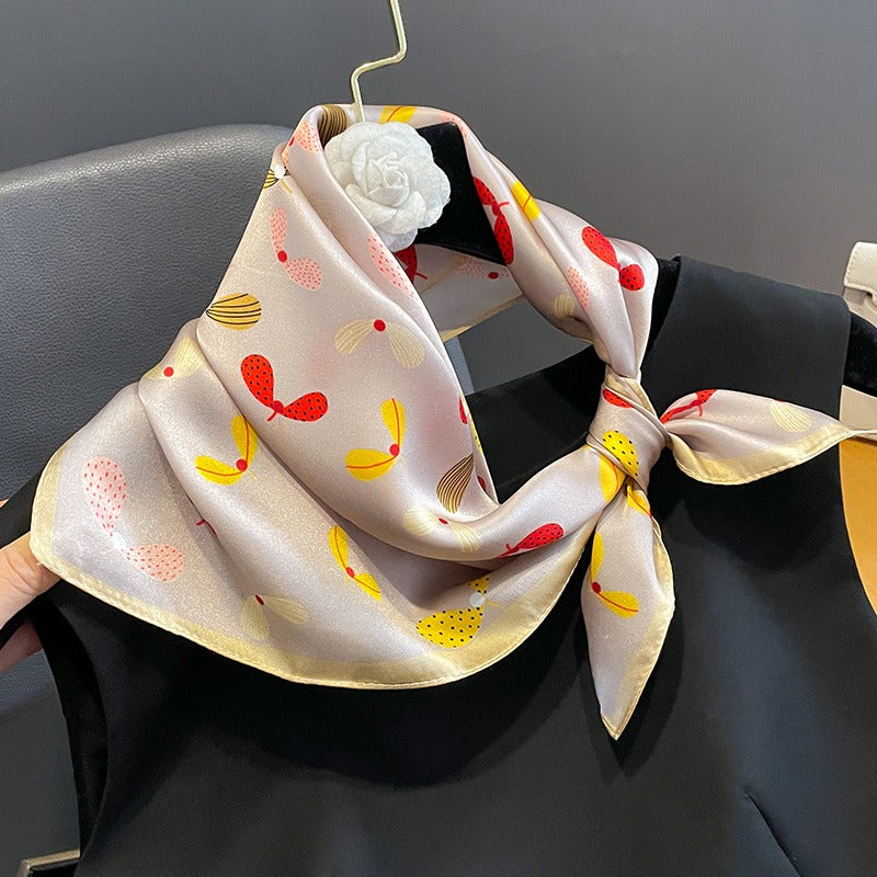Foulard carré femme en soie de mûrier à motifs – 53 × 53 cm
