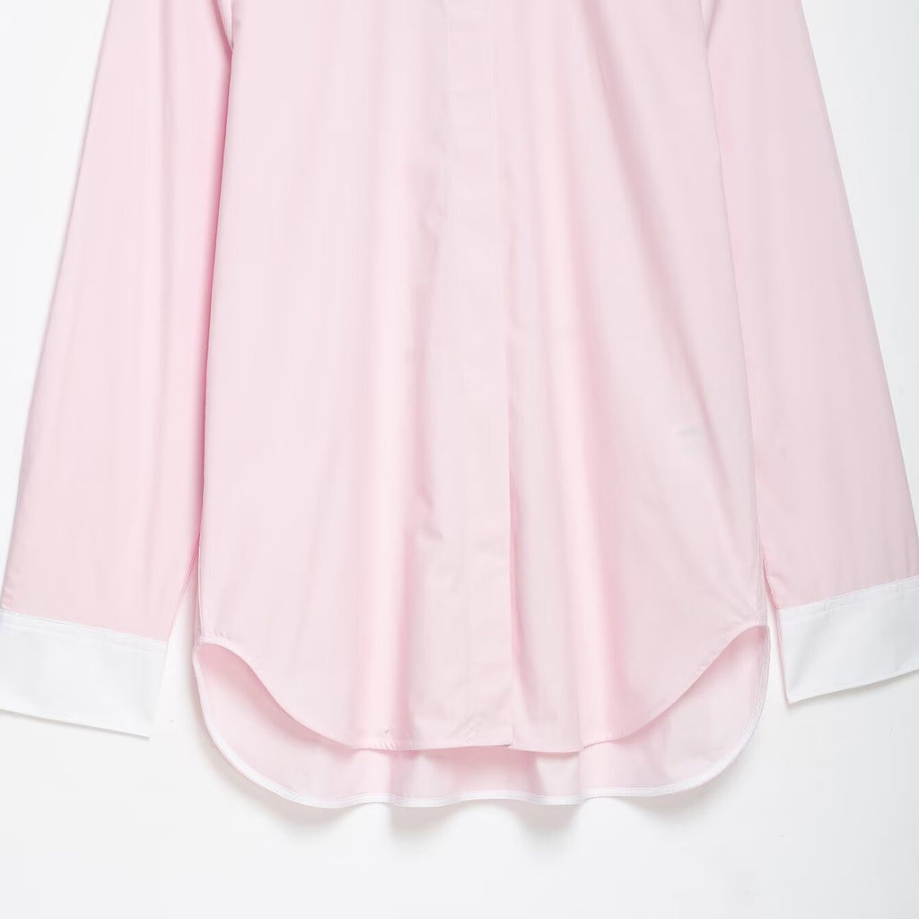 Chemise femme rose à col et poignets blancs contrastants