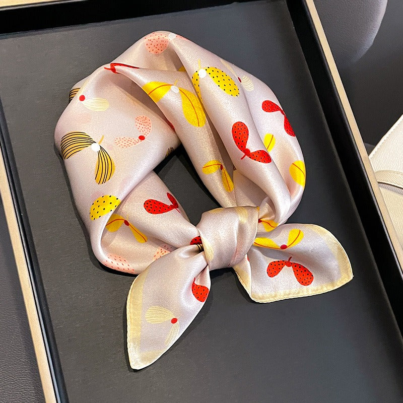 Foulard carré femme en soie de mûrier à motifs – 53 × 53 cm