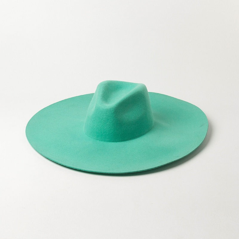 Chapeau femme en laine vert menthe à très large bord