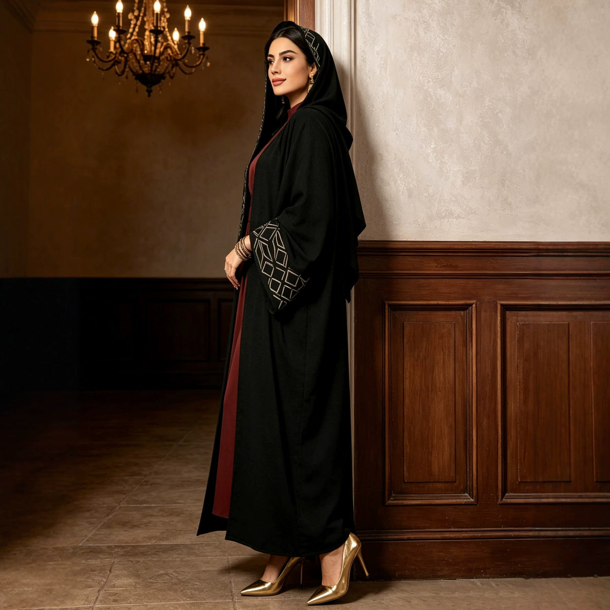 Robe longue noire brodée à manches longues avec foulard