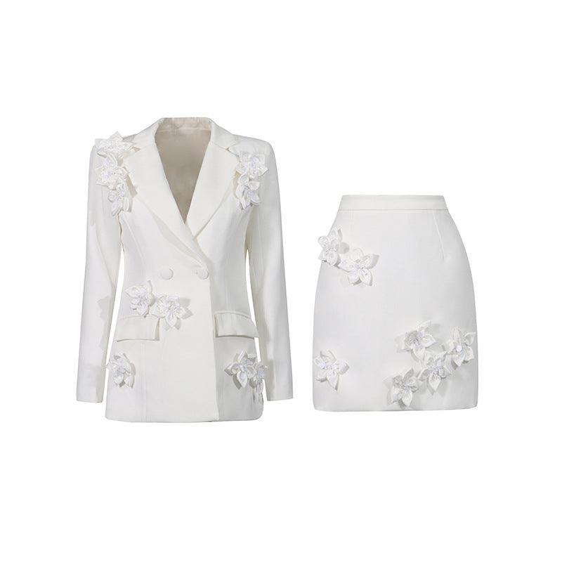 Ensemble femme blazer et jupe courte à fleurs en relief