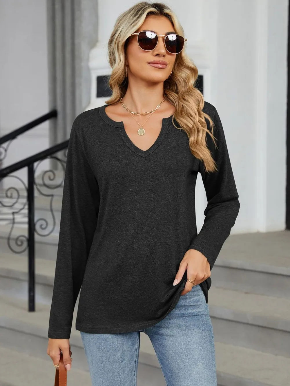 T-shirt femme à col fendu et manches longues