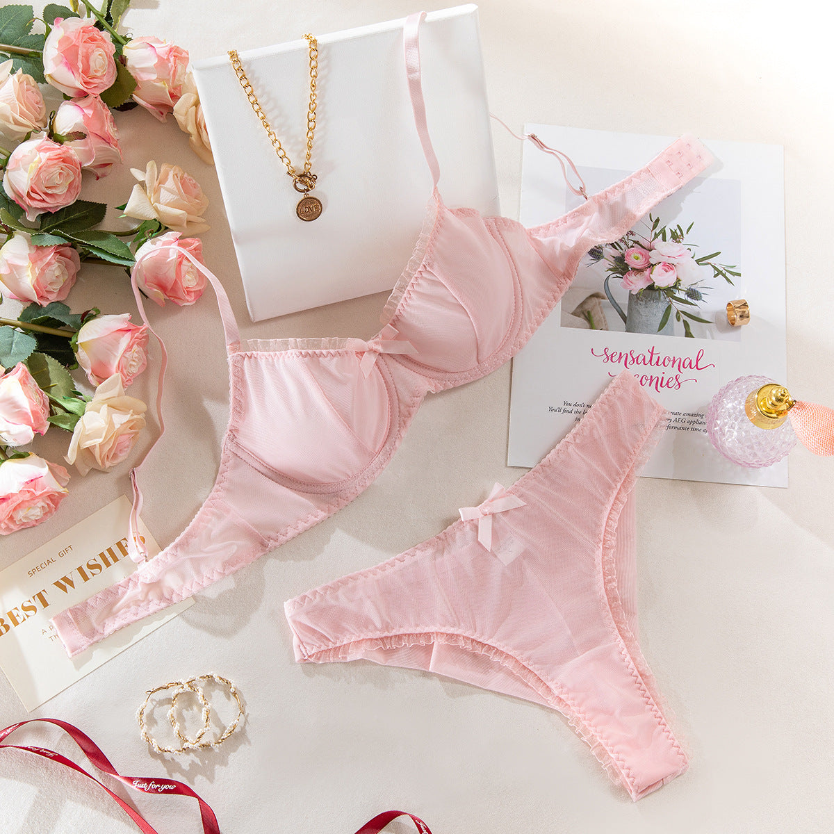 Ensemble lingerie femme en maille à petits nœuds