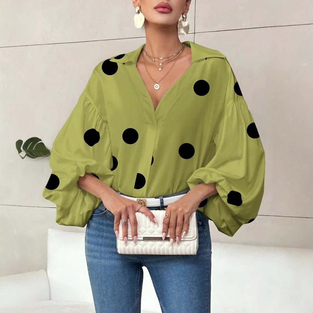 Blouse femme ample à col ouvert et manches bouffantes