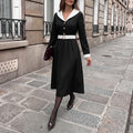 Robe midi noire à col blanc et ceinture, manches longues