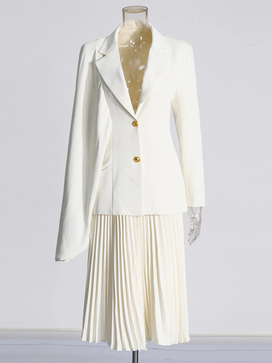 Ensemble femme ivoire : blazer asymétrique et jupe plissée
