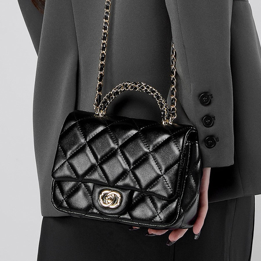 Quilted Handbag with Metal Chain – Small Size, Urban Minimalist Style