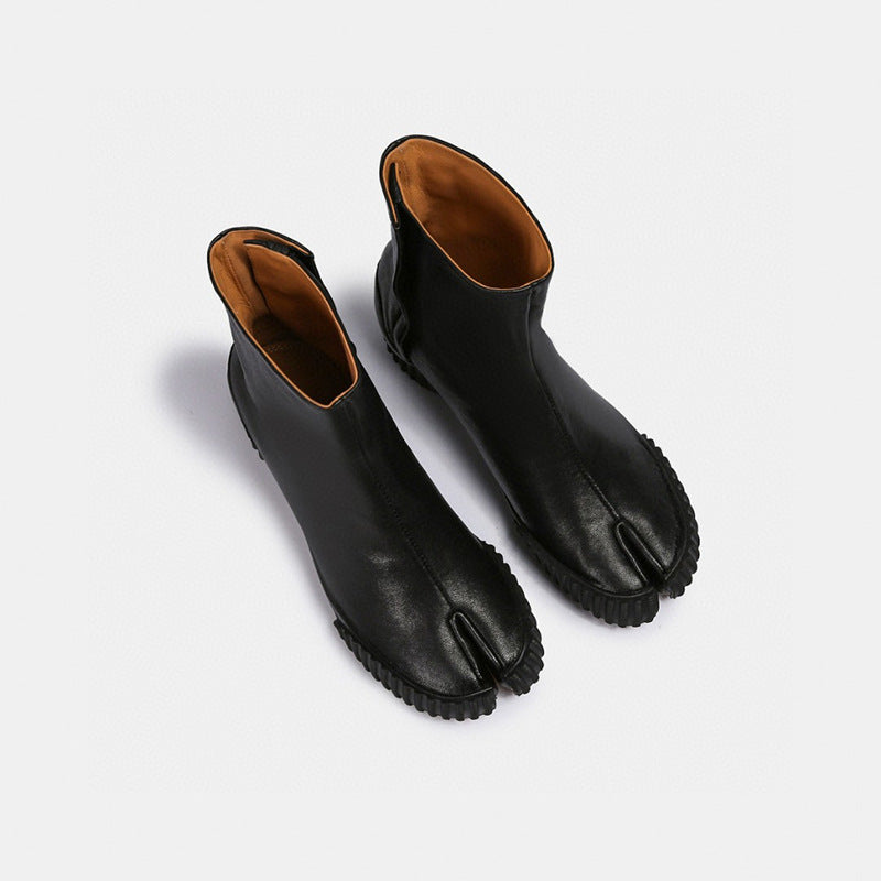 Bottines femme en cuir de mouton noir à bout fendu