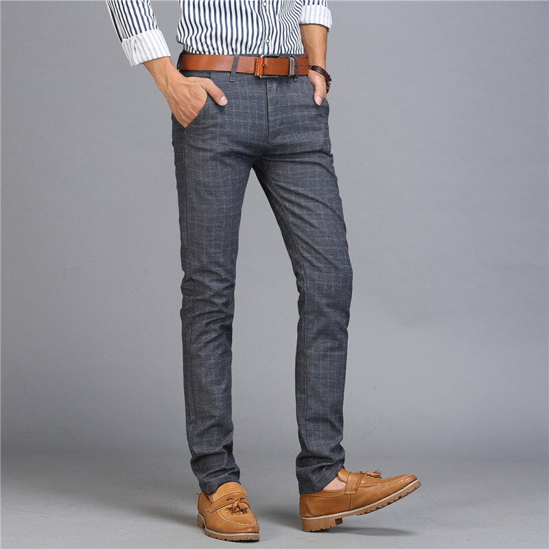 Pantalon homme à carreaux coupe droite ajustée