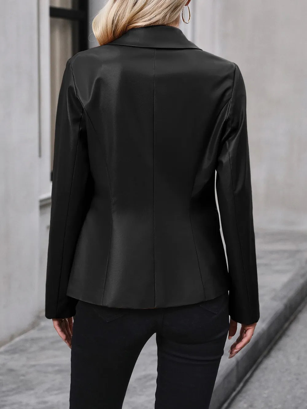 Damen-Blazer mit Reverskragen und Knopf – Kunstlederjacke im schicken Stil