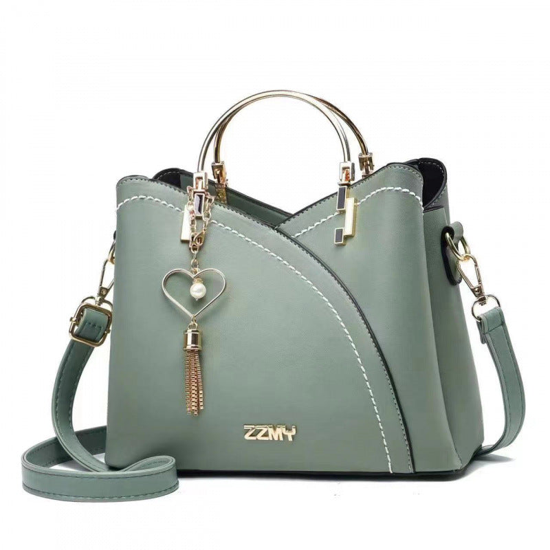 Large-capacity two-tone shoulder bag