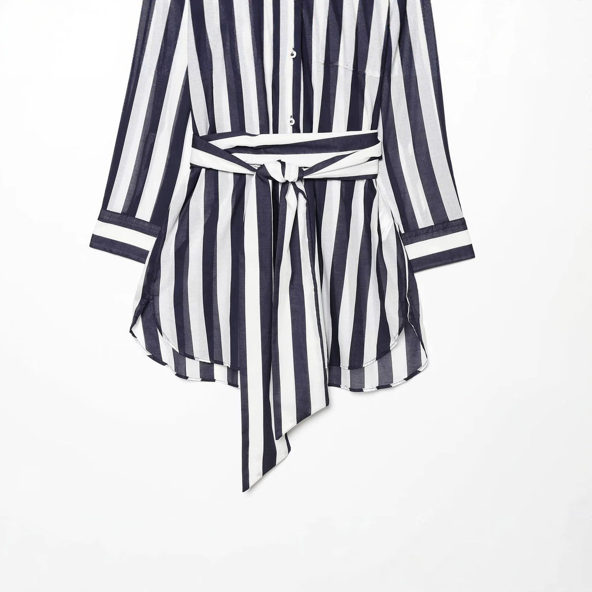 Chemise longue femme à rayures et ceinture à nouer