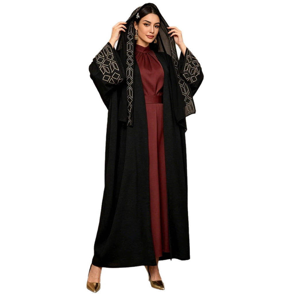 Robe longue noire brodée à manches longues avec foulard