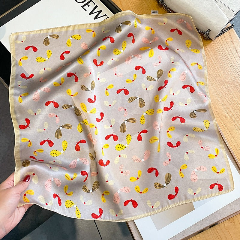 Foulard carré femme en soie de mûrier à motifs – 53 × 53 cm