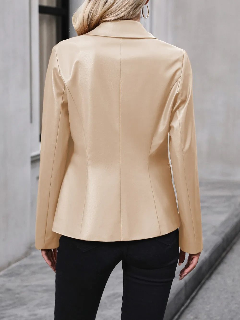 Damen-Blazer mit Reverskragen und Knopf – Kunstlederjacke im schicken Stil
