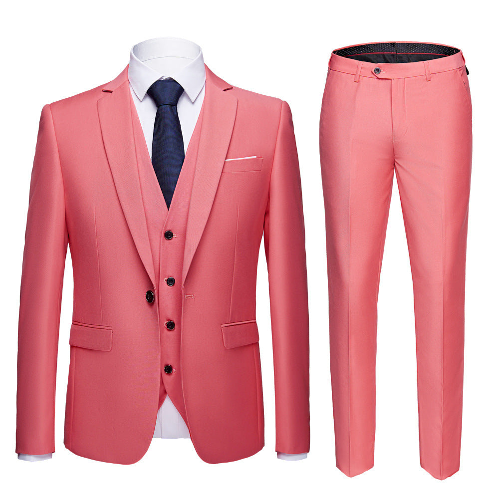Costume homme trois pièces à coupe ajustée