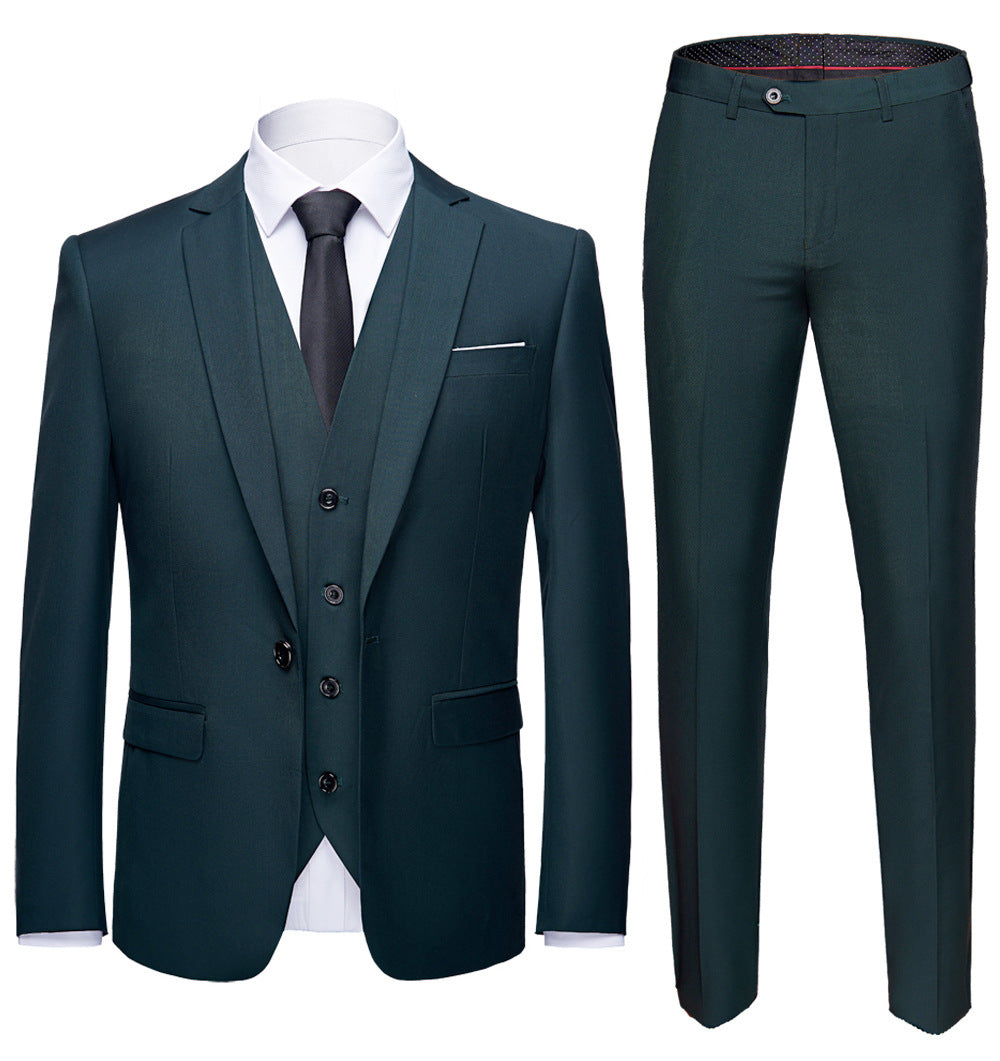 Costume homme trois pièces à coupe ajustée