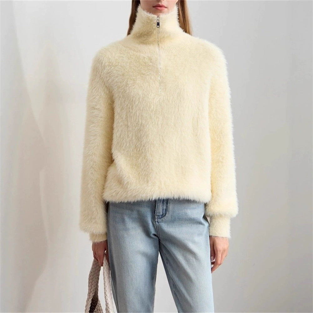 Pull femme duveteux à col montant zippé