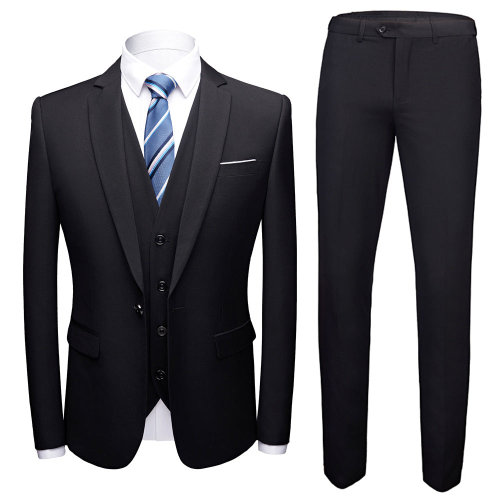 Costume homme trois pièces à coupe ajustée