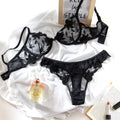 Ensemble lingerie noir en tulle à broderies florales