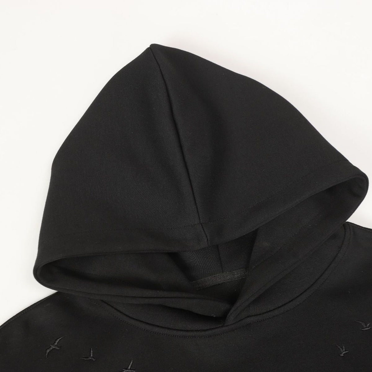 Sweat à capuche homme ample à broderies discrètes