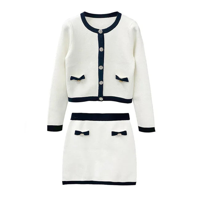 Ensemble femme en maille ivoire à nœuds – Cardigan et jupe courte