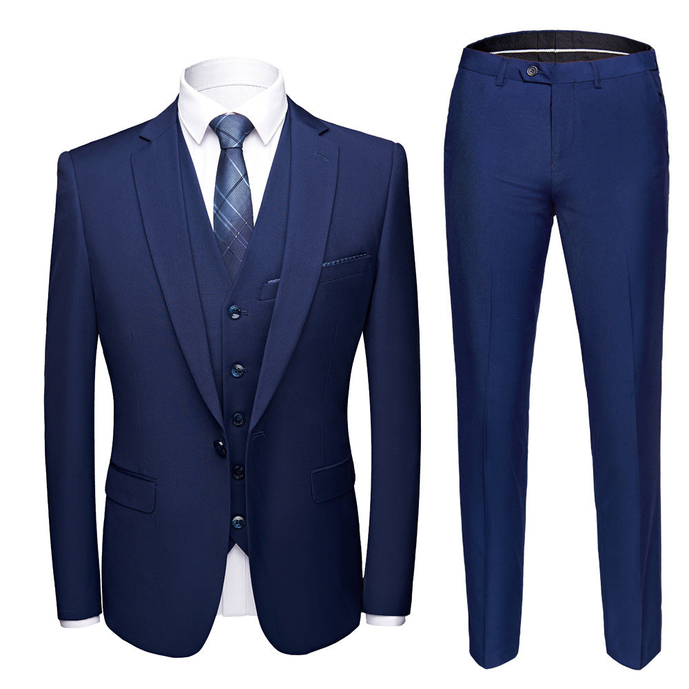 Costume homme trois pièces à coupe ajustée