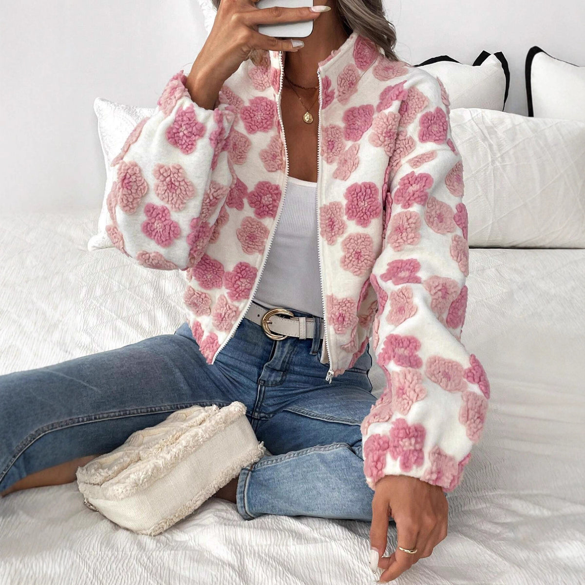 Veste courte femme zippée à fleurs roses en relief