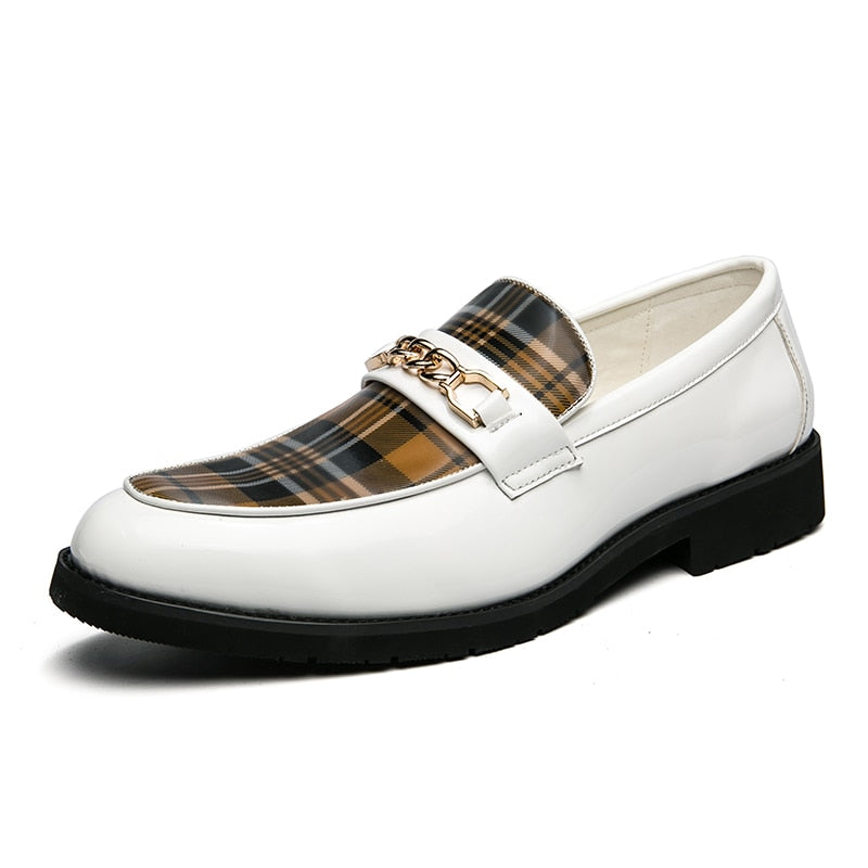 Mocassins homme en cuir à carreaux et chaîne dorée, style luxe italien