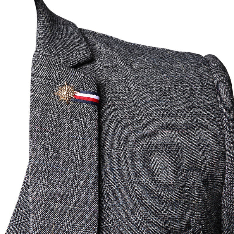 Costume homme trois pièces à coupe ajustée