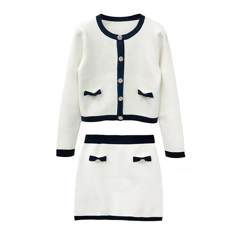 Ensemble femme en maille ivoire à nœuds – Cardigan et jupe courte
