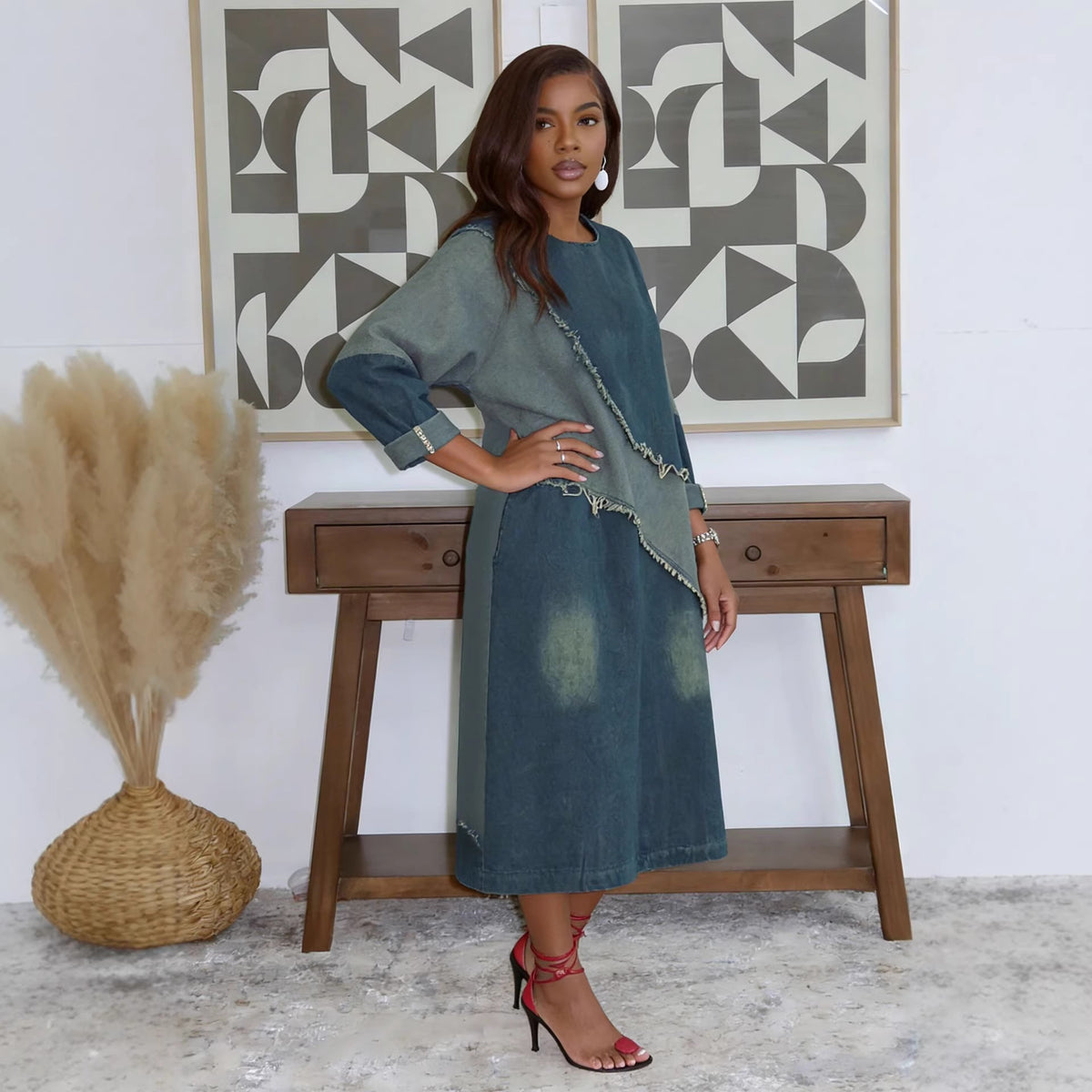 Robe midi ample en denim à ourlet brut
