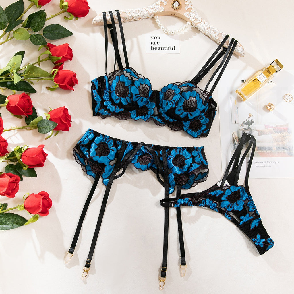 Ensemble lingerie à broderies florales et porte-jarretelles