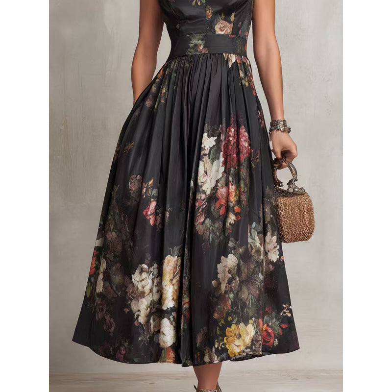 Robe longue noire sans manches à motif floral