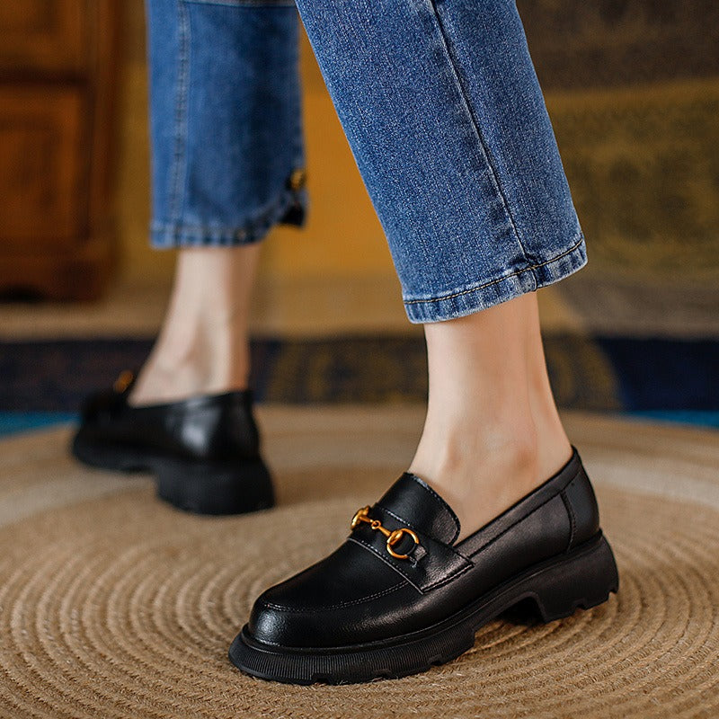 Mocassins Style Britannique – Semelle Plateforme, Boucle Dorée, Femme