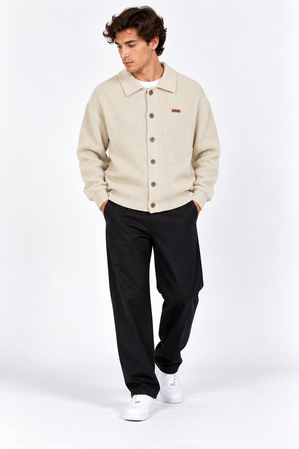 Cardigan Homme en Maille – Col Rabattu et Boutons