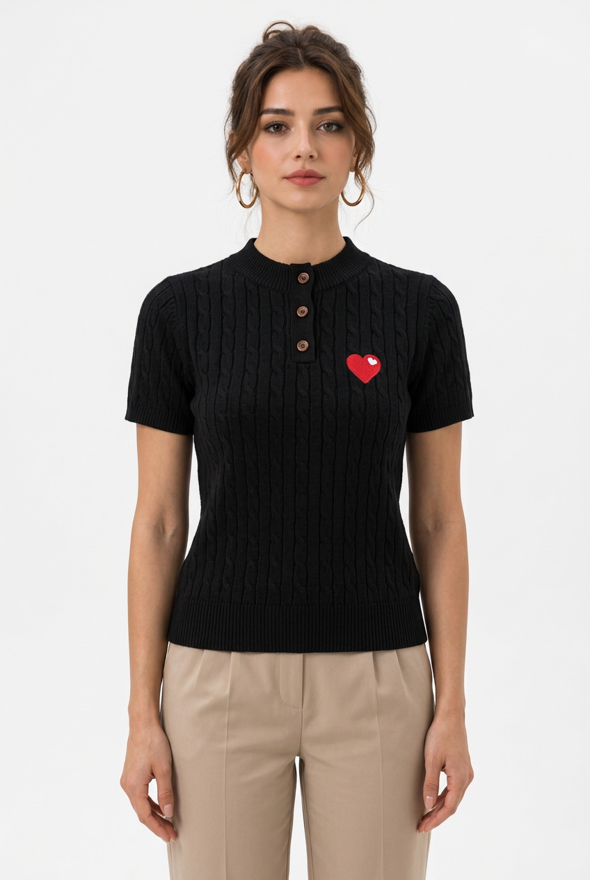 Top femme en maille à manches courtes et motif cœur